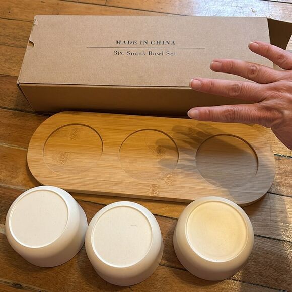 Home 4 Piece Serving Snack Bowl Set with 13” Wood Tray - Picture 5 of 7